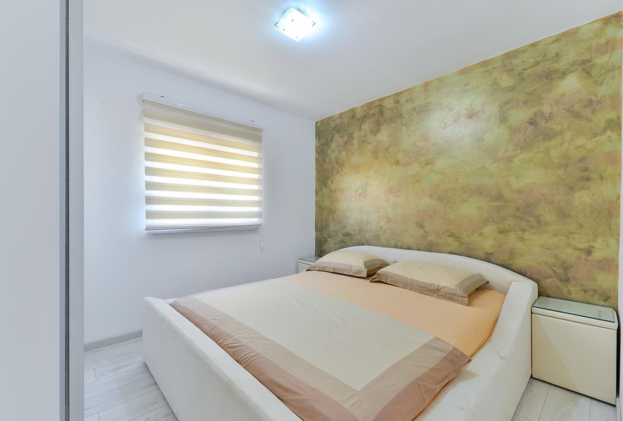 Apartments Lucica Вир Екстер'єр фото