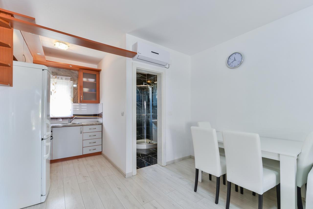 Apartments Lucica Вир Екстер'єр фото