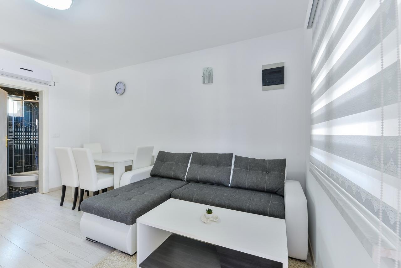 Apartments Lucica Вир Екстер'єр фото
