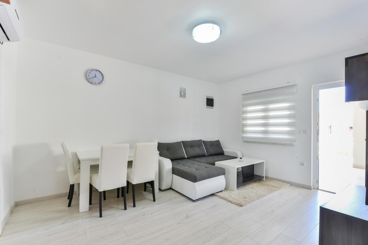 Apartments Lucica Вир Екстер'єр фото