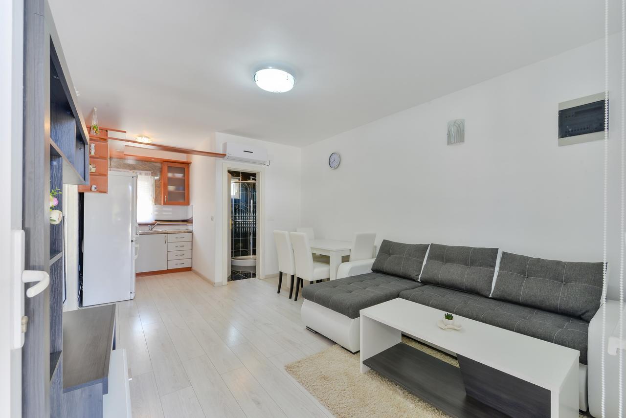 Apartments Lucica Вир Екстер'єр фото
