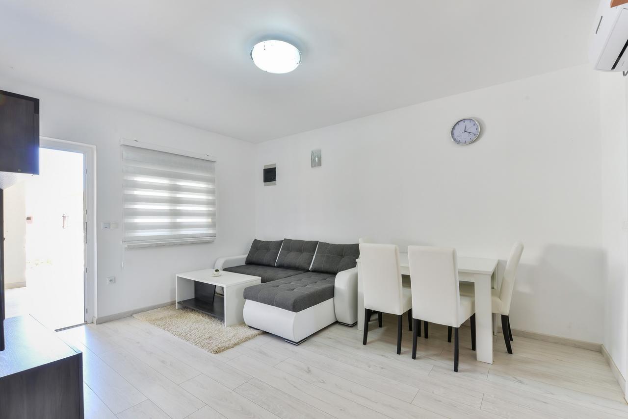 Apartments Lucica Вир Екстер'єр фото