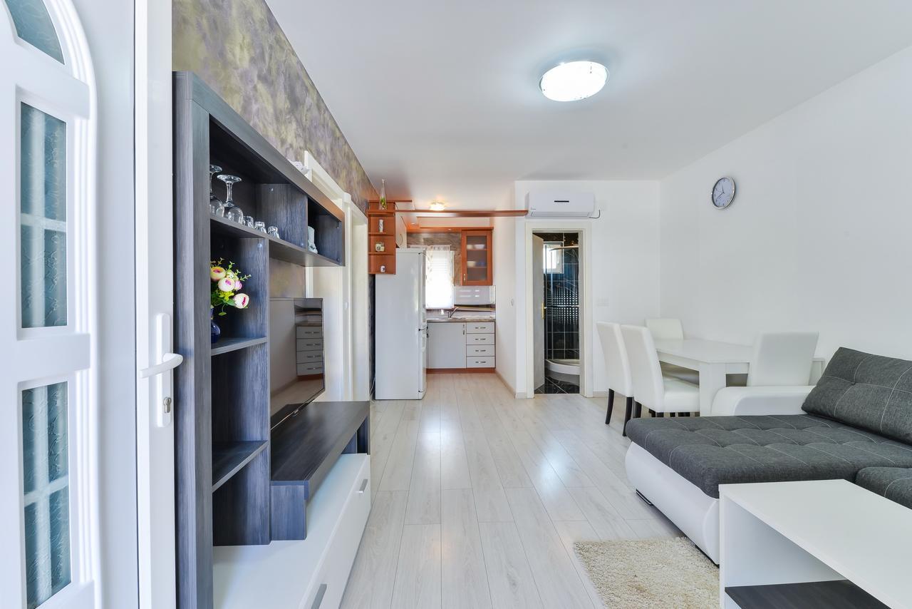 Apartments Lucica Вир Екстер'єр фото