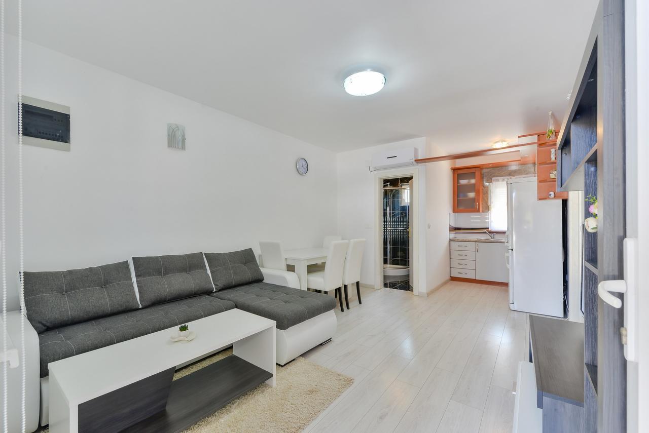 Apartments Lucica Вир Екстер'єр фото