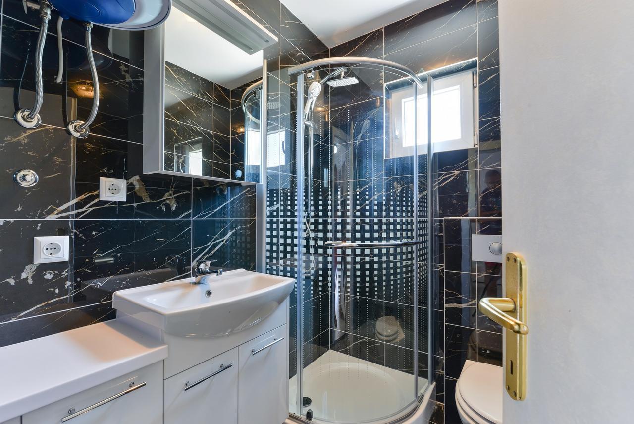 Apartments Lucica Вир Екстер'єр фото