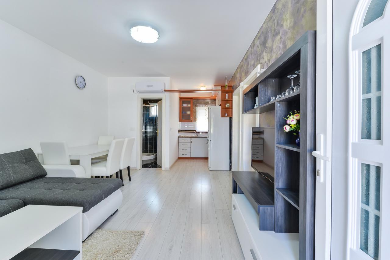Apartments Lucica Вир Екстер'єр фото