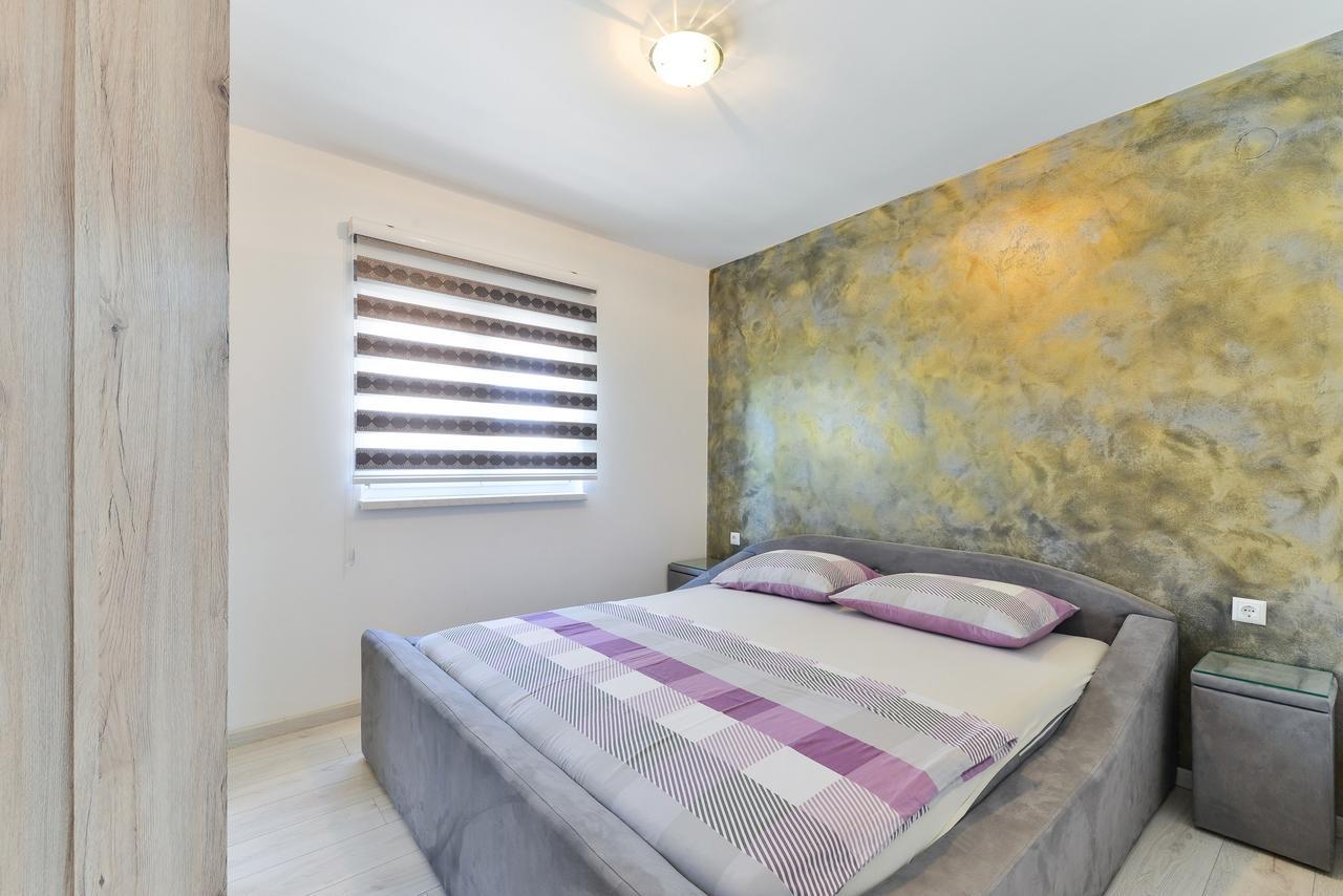 Apartments Lucica Вир Екстер'єр фото