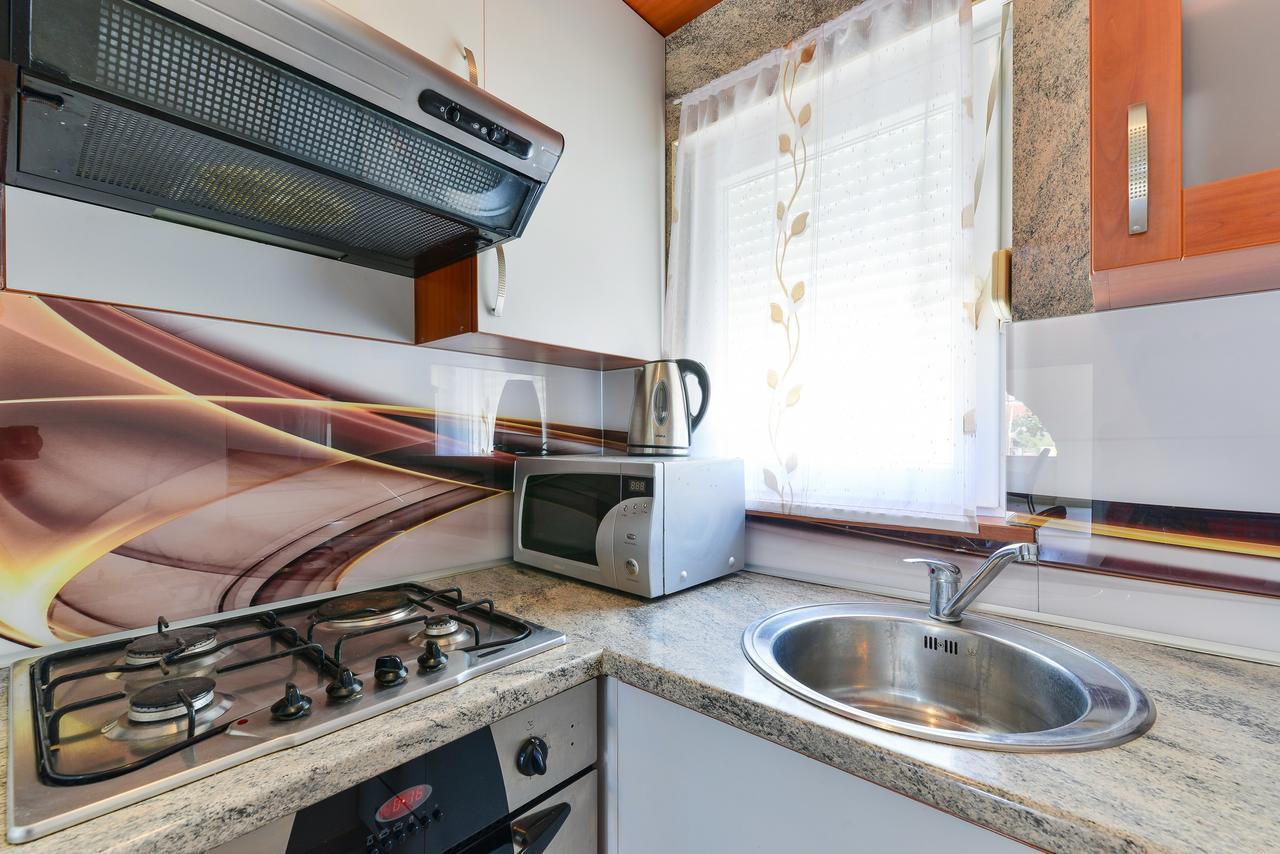 Apartments Lucica Вир Екстер'єр фото