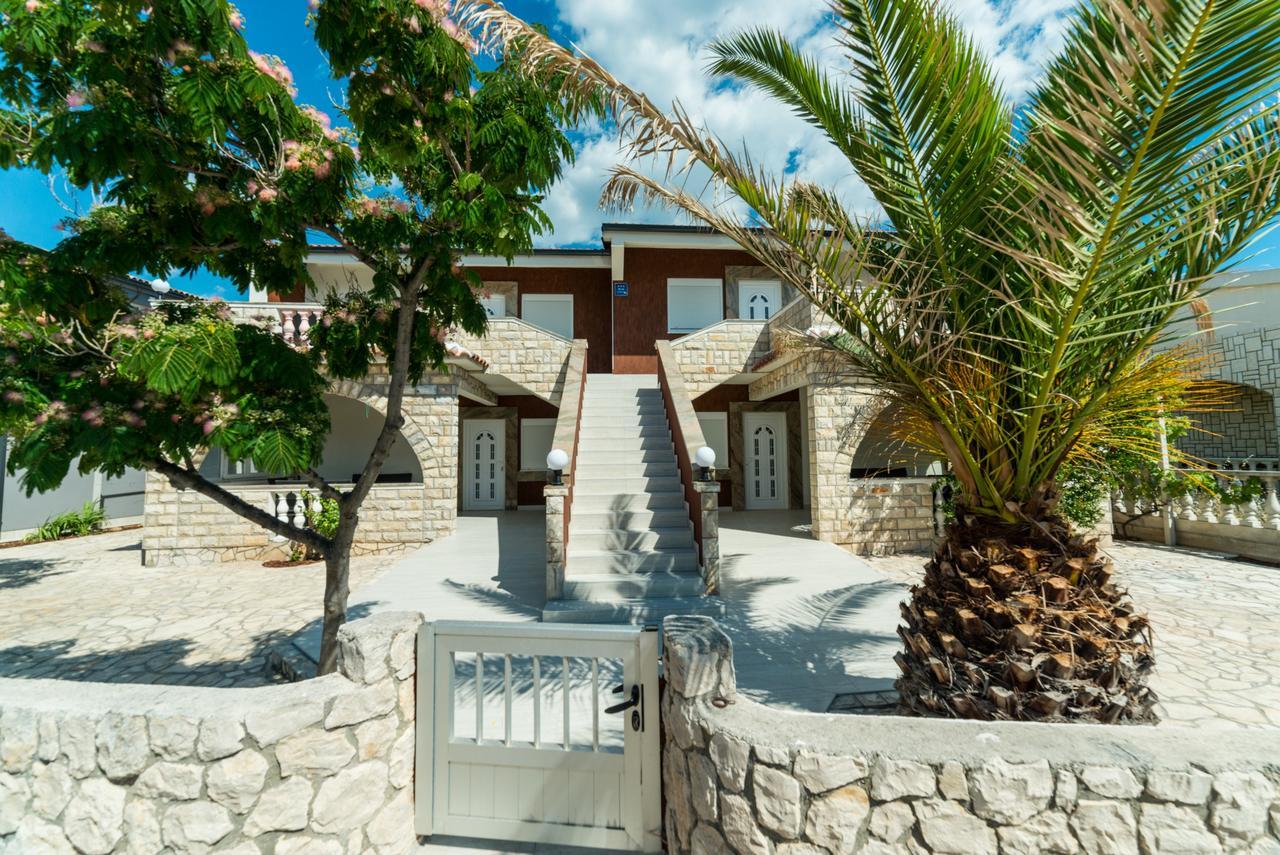 Apartments Lucica Вир Екстер'єр фото
